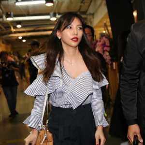 王力宏到底说了啥？蓝心湄、甄妮开骂 李靓蕾Po黑底图
