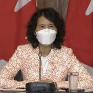出啥事？加国卫生官员会上都戴口罩！