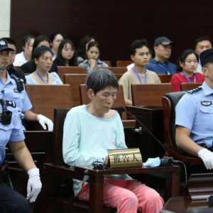 人贩子余华英的割裂人生:罪恶路上的3个男人