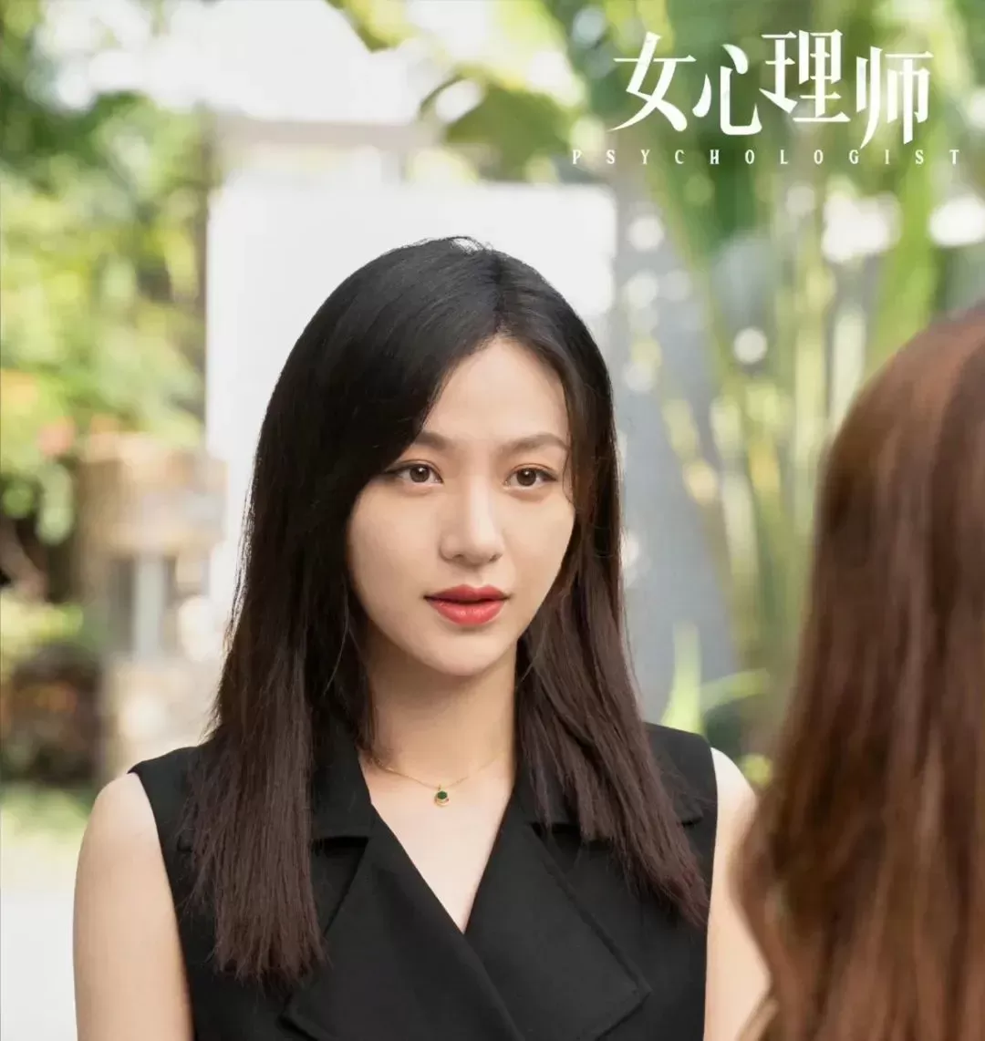北大校花：娱乐圈再见，我去卖臭豆腐了