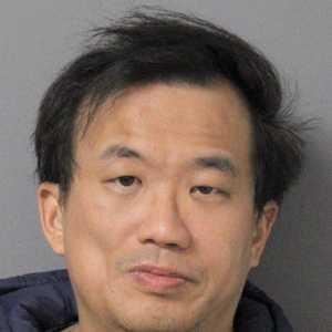 纽约长岛男童糖果放错门口 遭华男拔枪指头