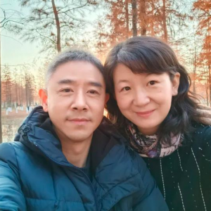 华人游客洛杉矶被DoorDash车撞 夫死妻截肢儿伤