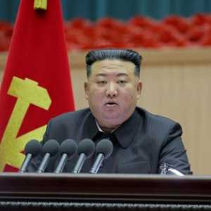 这问题太令人伤神 金正恩竟当众拭泪