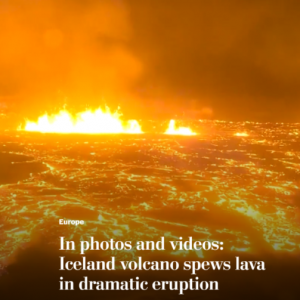 火山喷发! 大地裂缝狂喷沸腾熔岩 壮观红烟云冲天! 城镇恐被淹没! 赤空惊现极光