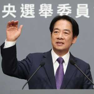 称蒋经国弃落叶归根 赖清德：国民党死抱一中对得起？