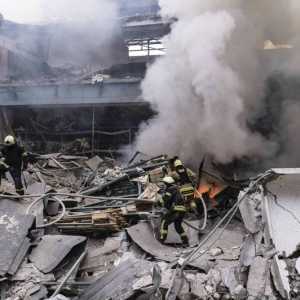 俄罗斯狂轰乌克兰 泽伦斯基：至少39人死亡