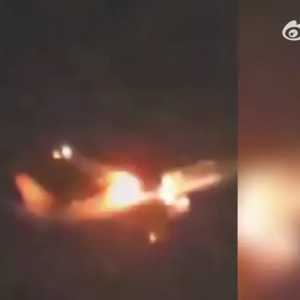 韩国一波音737-800型客机着陆时引擎突然起火