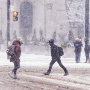 冬季风暴警报升级：罕见冬季闪电，降雪量或超30厘米