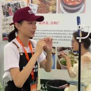 毕业10年的“北大校花”曝近况 返乡卖臭豆腐 卖到成立公司
