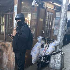UberEats突改底薪 华人外卖郎周薪直降数百元大表不满