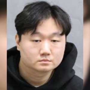 多伦多亚裔在咖啡店厕所装摄像头偷拍 这个位置你去过吗