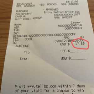 华人“被”付双倍小费 店家帐单暗藏心机