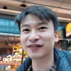 华裔小伙回国认亲：30年前在火车站走失 生父遗憾离世