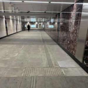 恐袭后的街头、地铁空荡荡....恐惧蔓延莫斯科