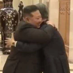 赵乐际会见金正恩 转达习近平的“亲切问候和良好祝愿”