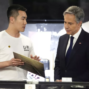 布林肯为何突访北京唱片行？美媒解析背后一深意