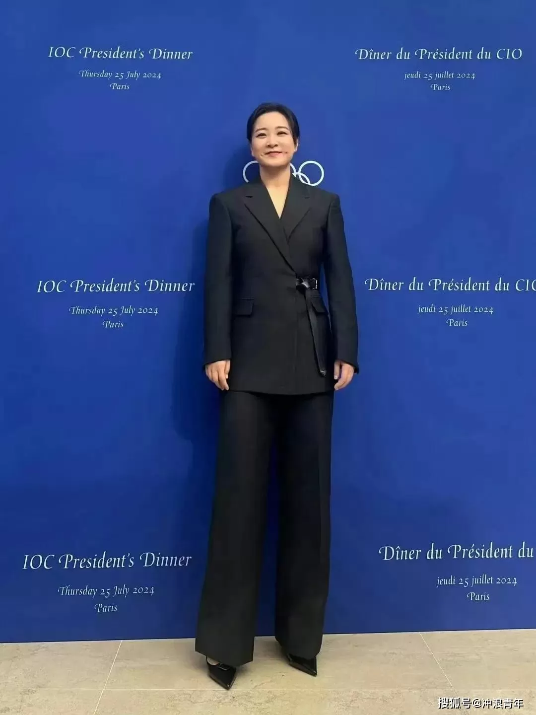 贾玲亮相巴黎奥运 被采访时大笑 没有复胖只有自信