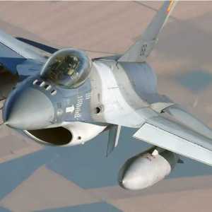 F-16战机坠毁后 乌克兰空军司令被撤职