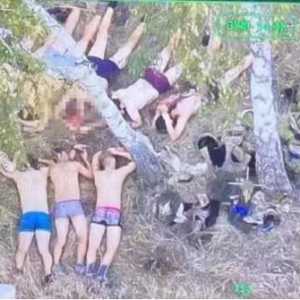 俄军处决9名乌战俘 都是无人机操作员 剥光衣服杀害