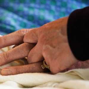 热议！中国女子因病选择安乐死 但卑诗省法院一纸禁令 女子寻死不成