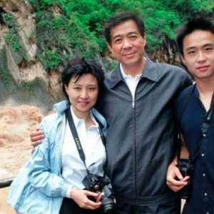 薄瓜瓜台湾订婚 留学生活曝光:花花公子 学业散漫