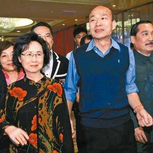 琼瑶曾任高市“爱情产业链”总顾问 韩国瑜、李佳芬都是粉丝