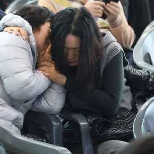 韩空难现场弥漫血腥味,家属认尸哭了:一眼认出女儿