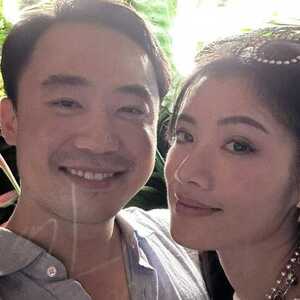 薄瓜瓜新年放闪 爱妻许惠瑜美貌获赞“像舒淇”