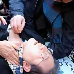 墙倒众人推：韩国第一夫人被爆偷情