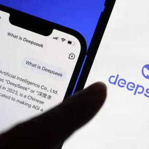 DeepSeek警钟!白宫:美国AI领先中国“仅3至6个月”