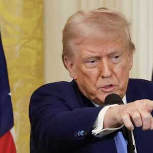 突发! 特朗普宣布 下个月照计划向加拿大、墨西哥征税！多重关税实施 ""要怪就怪拜登!