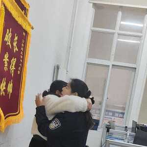 郑州新密破获假军官诈骗案:民警成功规劝下携金自首