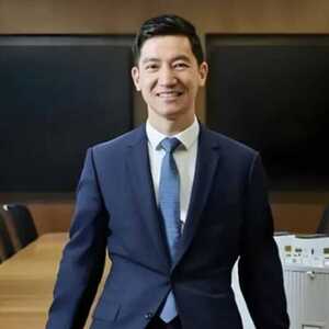 千亿富豪，101岁还在上班，图啥？