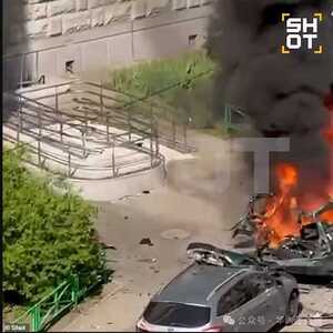 和谈关键时刻巨变！俄罗斯将领被远程爆炸炸飞数米，现场瞬间画面曝光