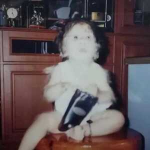 世界最多毛女孩剃光胡须！结束7年婚姻，高调公开新恋情？这回，她弯了...
