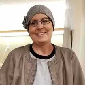 她4次抗癌成功，却被一颗流弹莫名打死，是邻居擦枪走火？怎么能这么倒霉？！