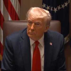 美国债务爆雷，全球紧张！加拿大或成“最后避风港”？降息悬了！