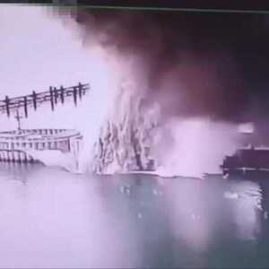 克里米亚大桥再遇袭 乌克兰：这次从水下引爆炸弹
