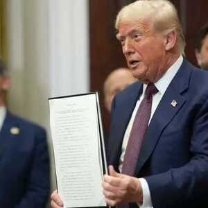 特朗普新对等关税分三级 “两标准”区别10%、15%与更高关税国家