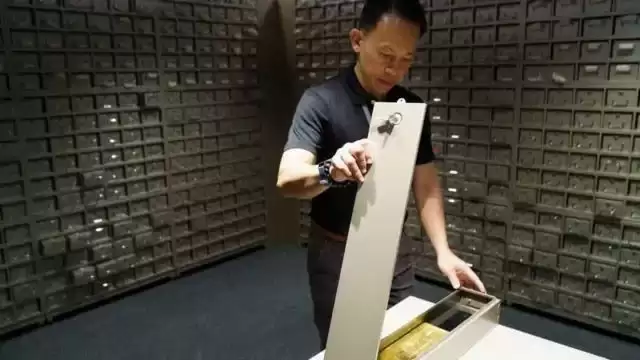 市场不确定性加剧，黄金突破每盎司四千美元高位