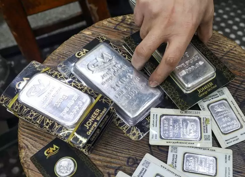 银价创数十年新高 金价涨势降温