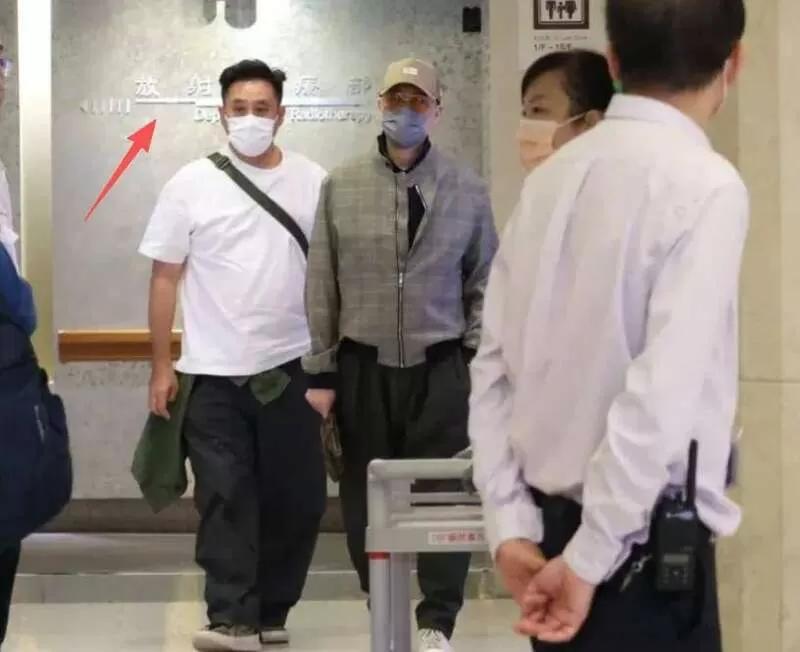 许绍雄戴氧气罩不能说话 大半港圈明星前往探视