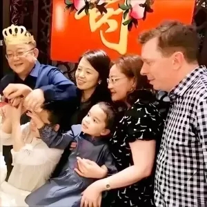 王刚的洋女婿彼得：出身英国贵族， “嫁”到中国