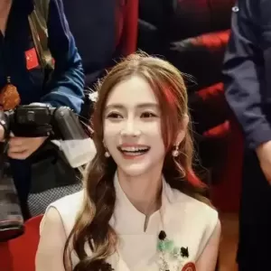 和黄晓明离婚3年后,高调官宣喜讯的杨颖,走上了另一条“上坡路”