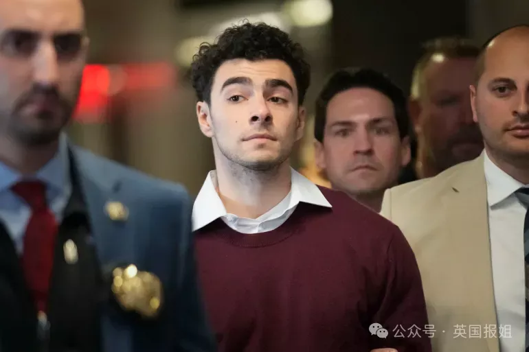 杀CEO枪手曾被7个泰国人妖暴揍?狱中联络粉丝收4万