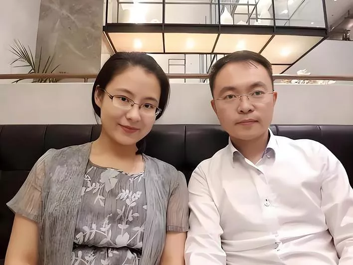 蔡磊现状令人泪目 舌头嘴唇已经萎缩 洗澡用绳子吊