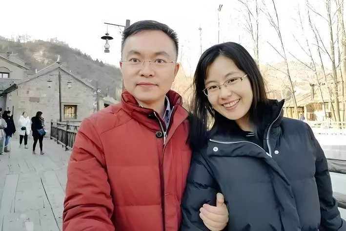 蔡磊现状令人泪目 舌头嘴唇已经萎缩 洗澡用绳子吊