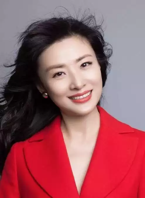 她是央视一姐,结婚12年选择离婚:婚姻给我的尽是痛苦