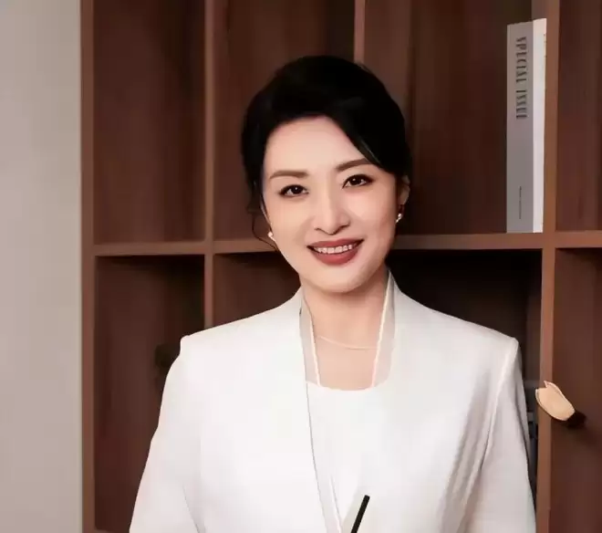她是央视一姐,结婚12年选择离婚:婚姻给我的尽是痛苦