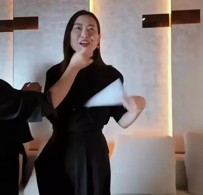 她是央视一姐,结婚12年选择离婚:婚姻给我的尽是痛苦